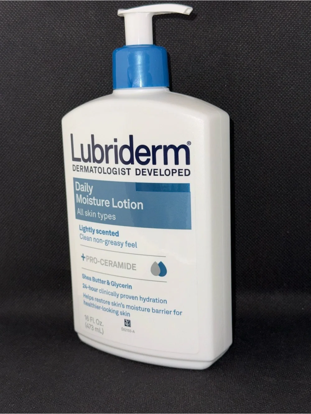 Daily Moisture Lotion - Blue & White